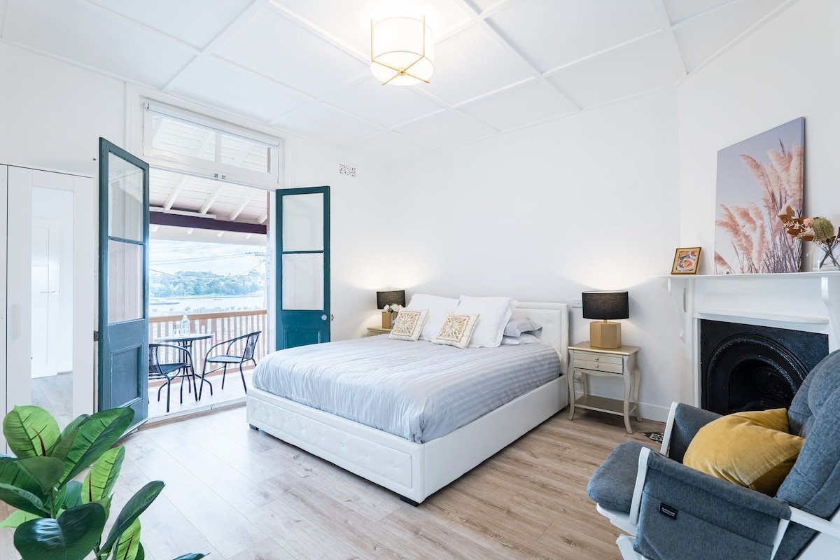 Waterfront – KING Master 4 Bedroom 3 Storey#9-10 gallery image 2