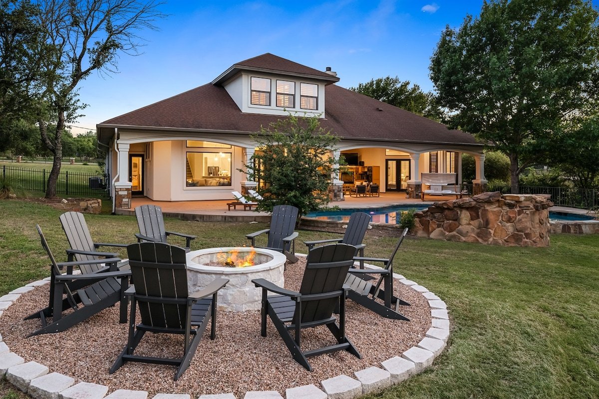 Austin Ridge Escape | Pool, Hot Tub & Fireplace gallery image 5
