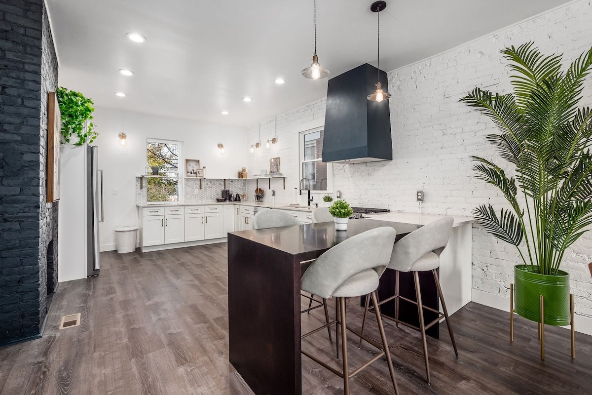 Downtown Columbus | Historic Luxury | Sleeps 14 gallery image 4