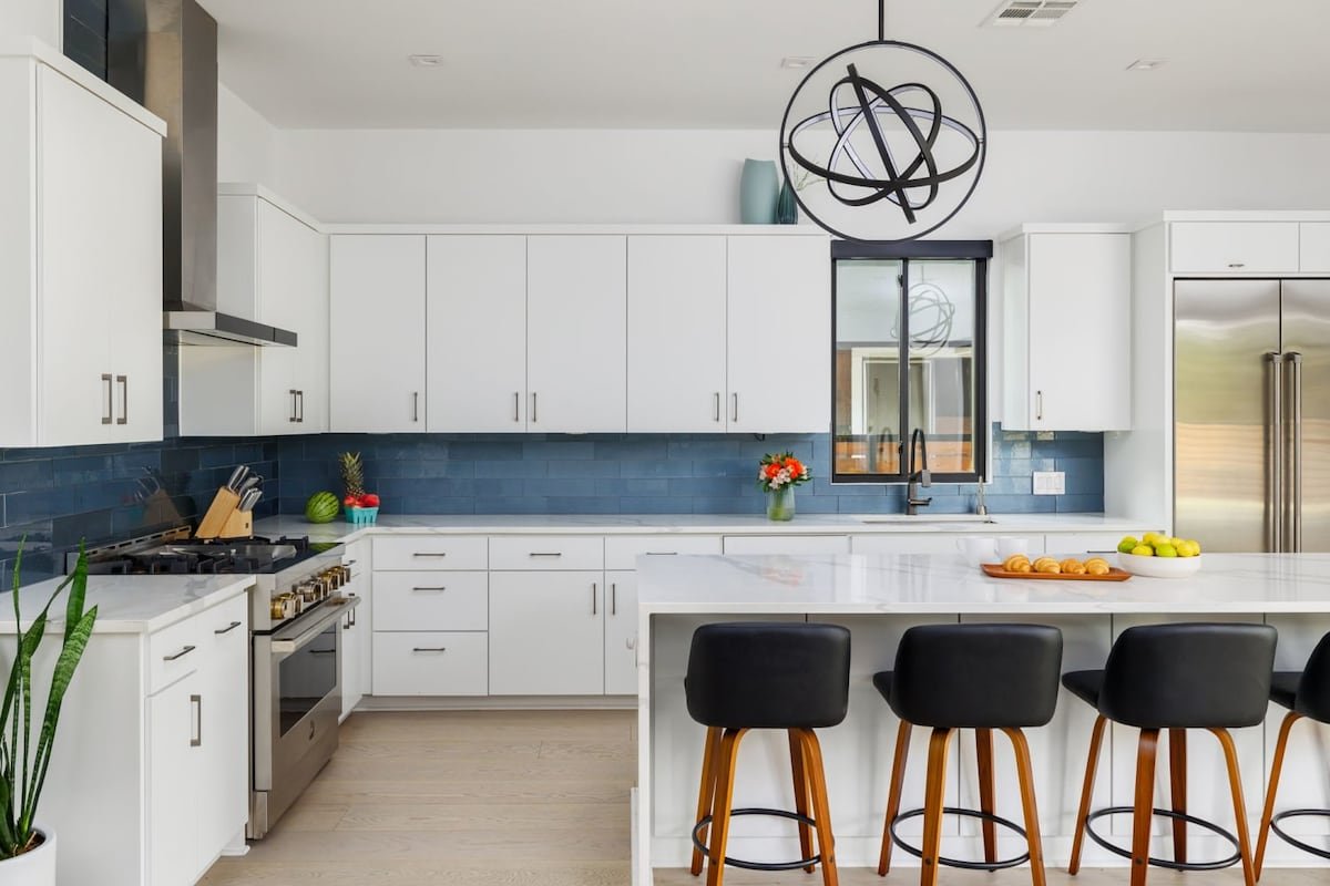 Pool, Town Lake & Rainey | Zenith – Portoro gallery image 4