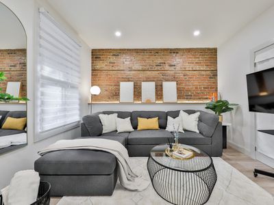 Modern Luxury | NEW | Central MTL | Street Parking