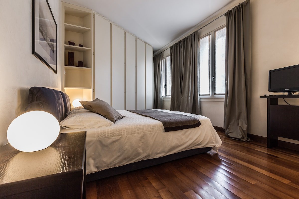 Ca’ Pantalon Bright Apt with Terrace gallery image 5