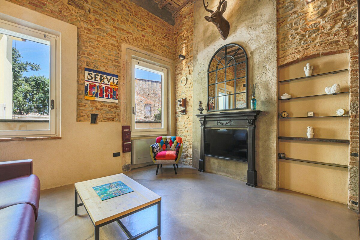 Urban San Niccolò charming 2bdr apartment gallery image 3