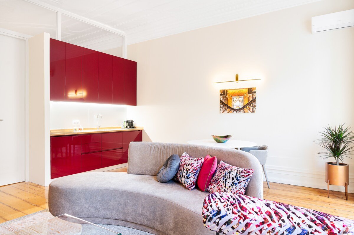 42 2 F Historical apartment at Cardosas Block gallery image 3