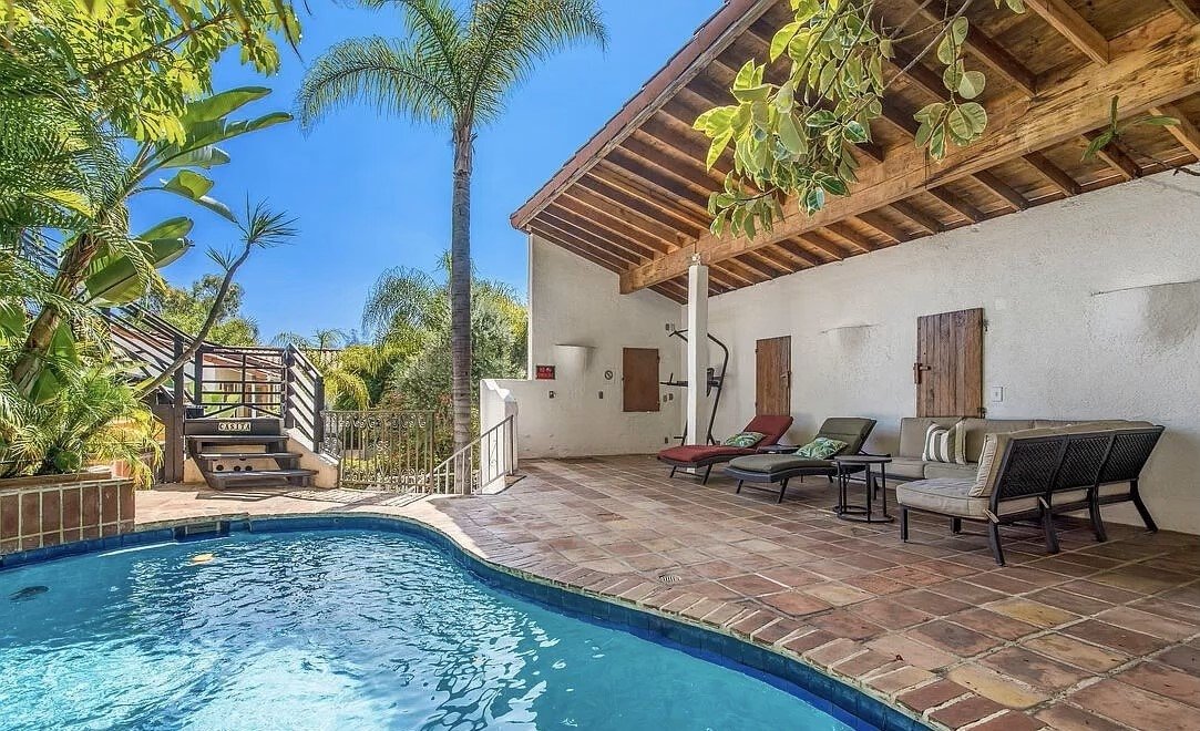 Luxurious Mediterranean Villa in Hollywood Hills gallery image 3