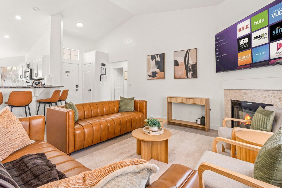 North Vegas Oasis 5BR, Games, BBQ, Heated Pool/Spa gallery image 3