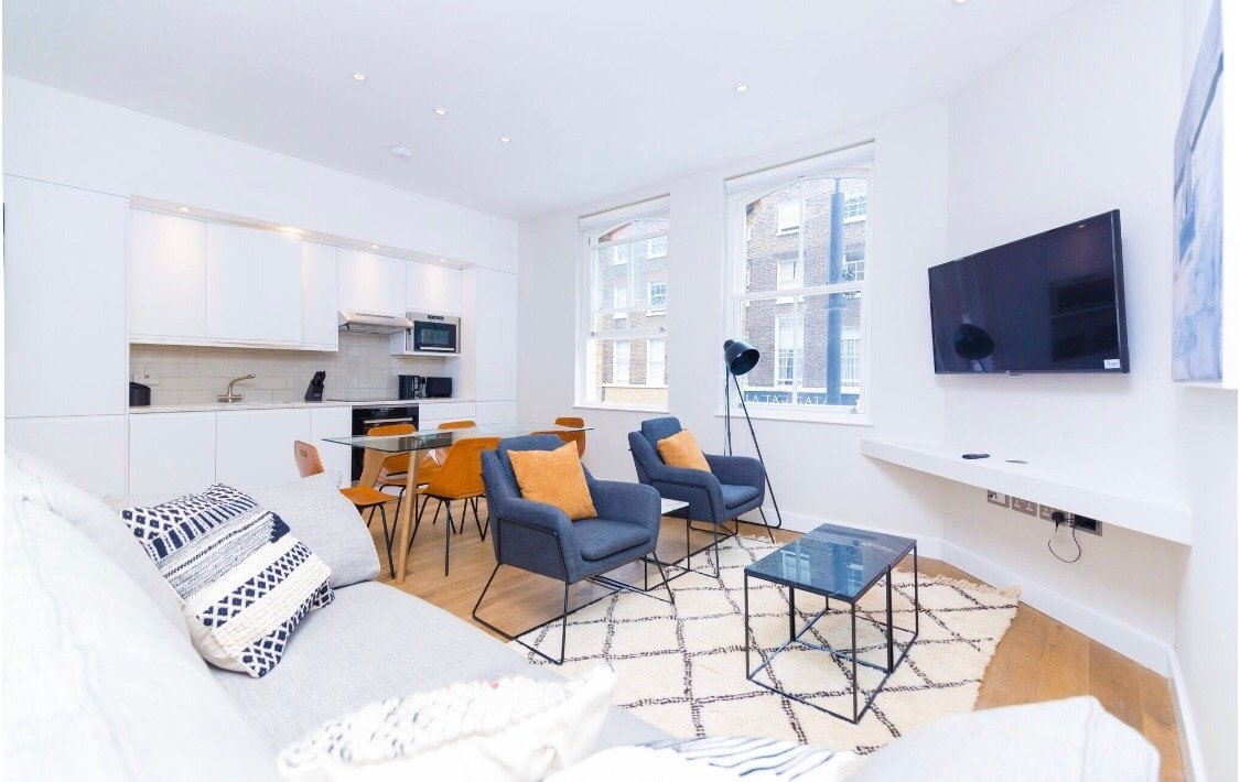 2 Bedroom Flat in Renovated Heritage Building gallery image 2