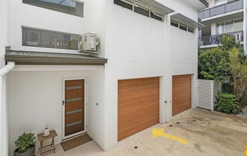 Fox Townhouse (SEQ) – 2 bedroom 2 bathroom