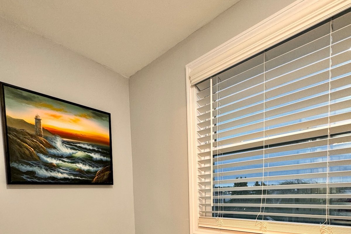 Beach House with Pool & Hot Tub 9 Bed 6 Bath gallery image 4