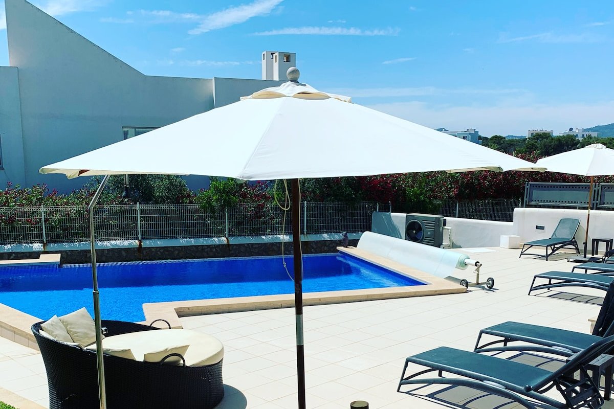 Marina View Villa gallery image 4