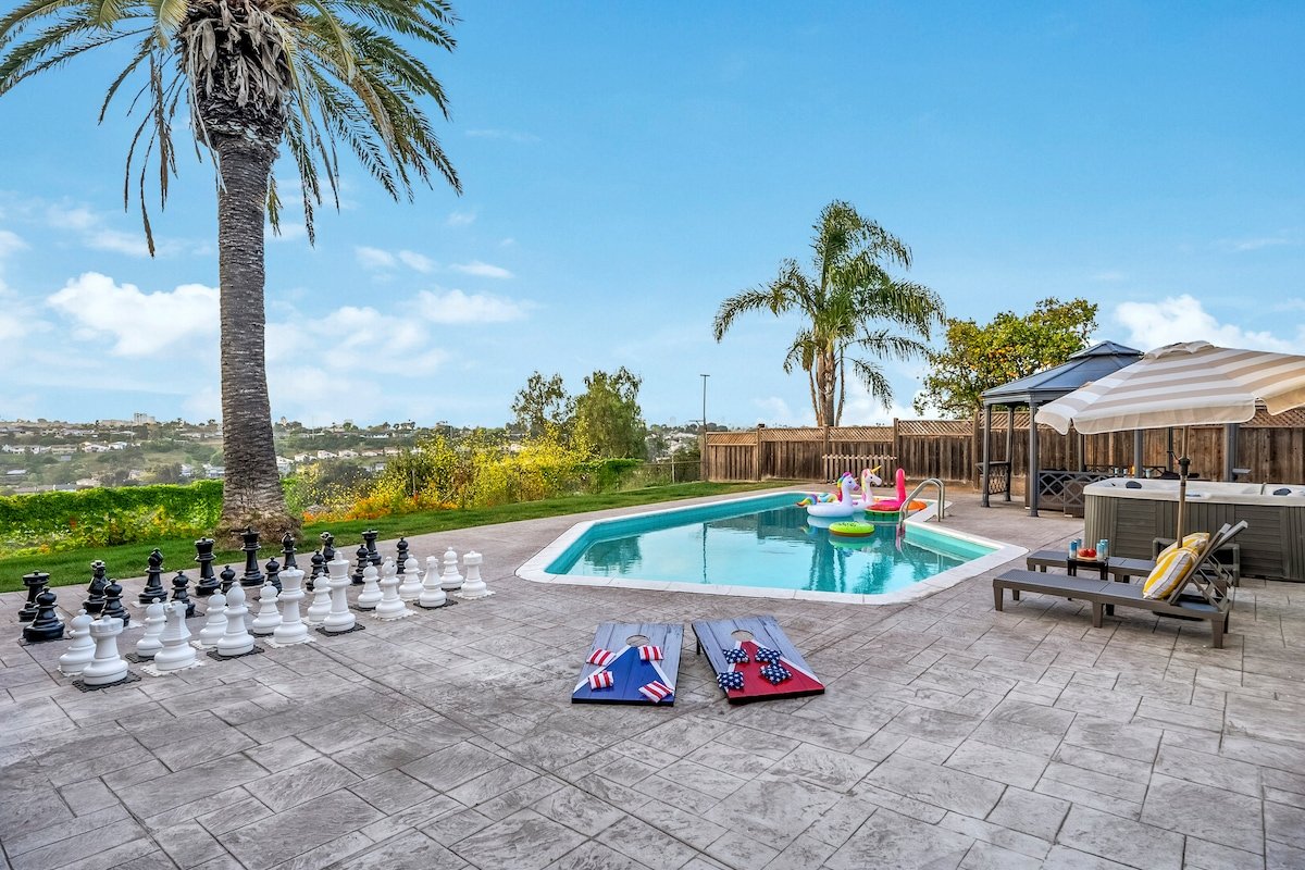 Central Location•Scenic View•Pool•HotTub•Spacious gallery image 4