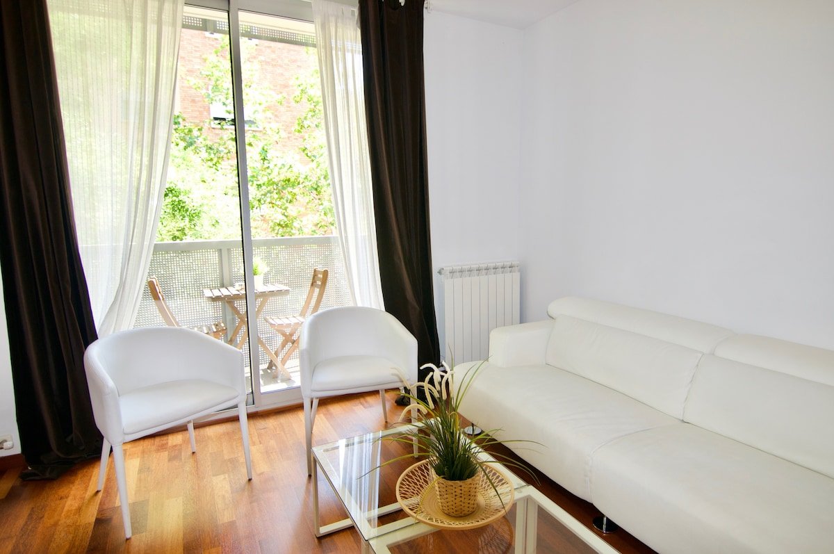 The Soho Apartment by Glasir Homes gallery image 4