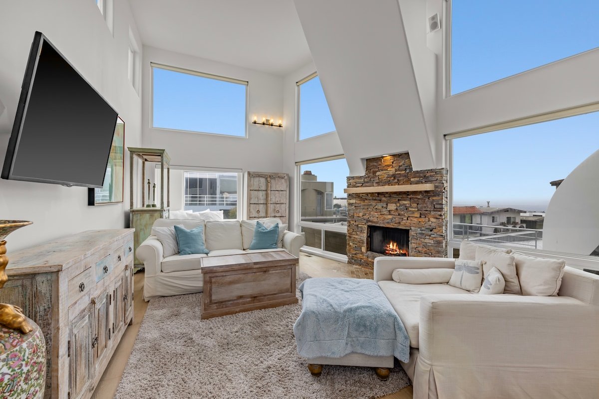 Stunning 4 story Manhattan Beach Sand Section Home gallery image 2