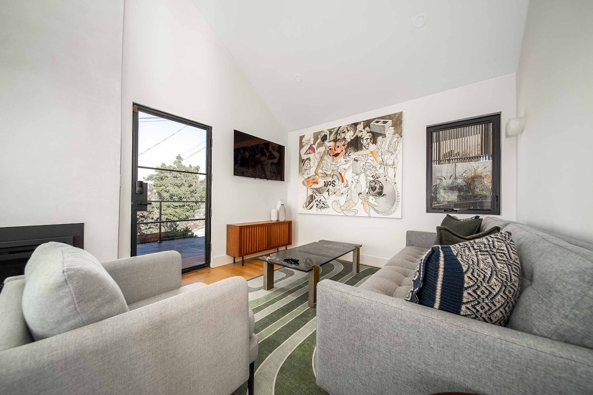 Skyline Serenity: Lux Hilltop Retreat Sauna + Spa gallery image 4