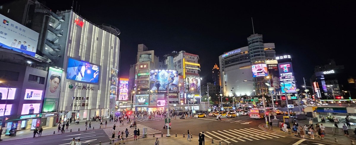 Taipei 台北西門町5-8人三房/MRT Ximen 5分鐘/電梯 gallery image 2