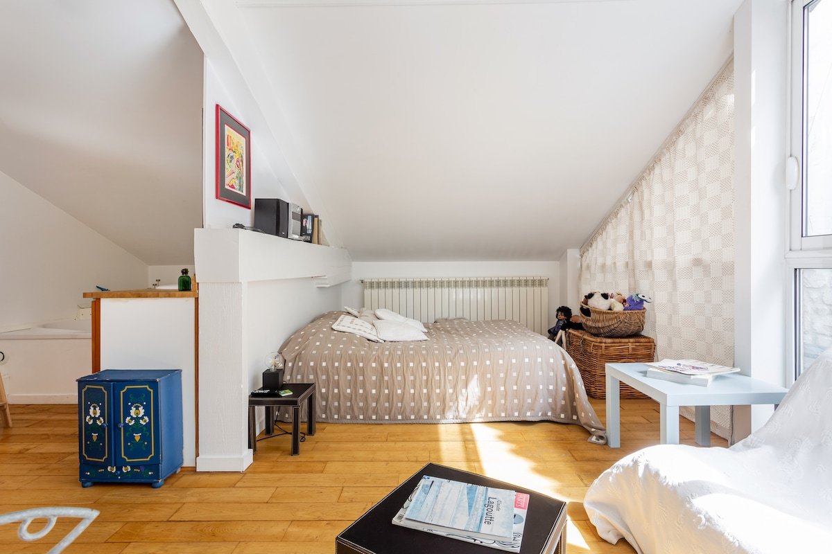 Loft with its private swimming pool gallery image 4