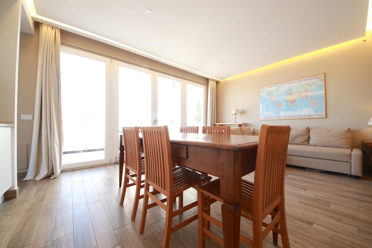 Luxury SUITE with terrace in historical center gallery image 4