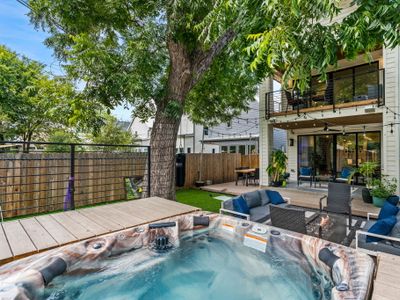 Hot Tub – Lux on 4th