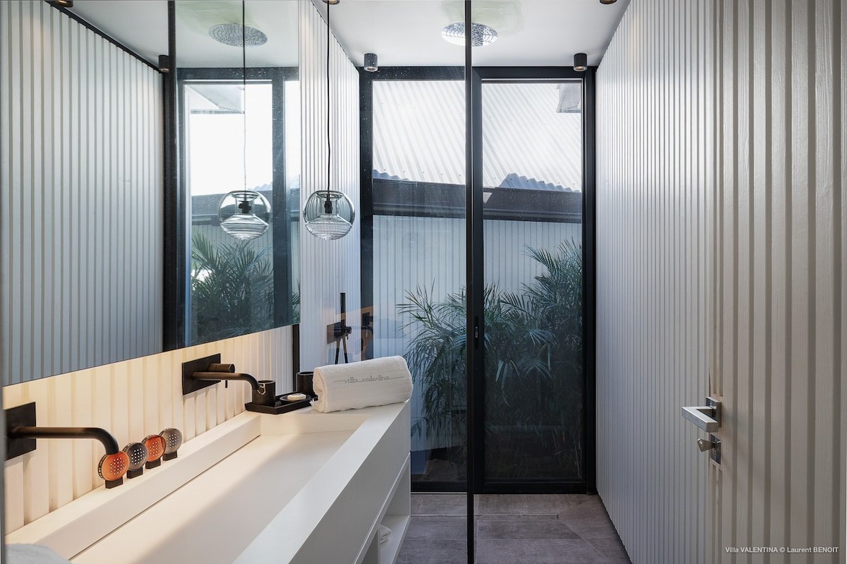 Valentina gallery image 2