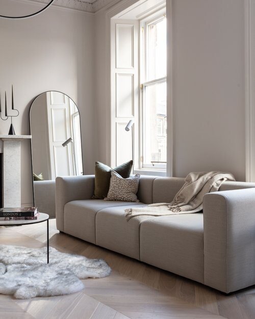 Stunning 3-Bed Castle Views in Historic Edinburgh gallery image 4