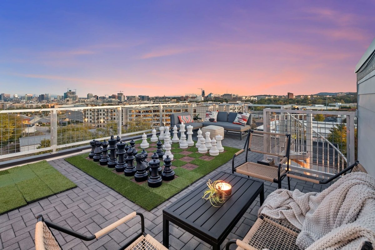 The View at City Heights | Mins to Broadway, Vandy gallery image 2