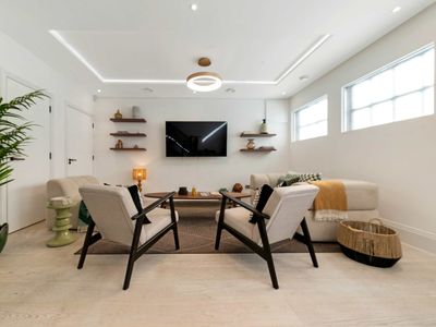 Knightsbridge Mews (KM120)