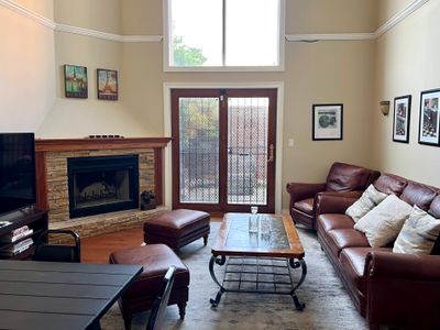 Downtown Elegance ✨ Private Yard Parking