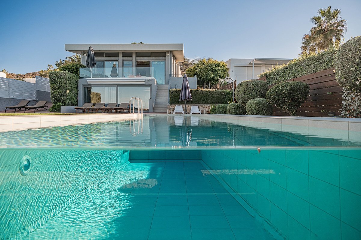 Villa Niba-Just a breath from the Sea! gallery image 3