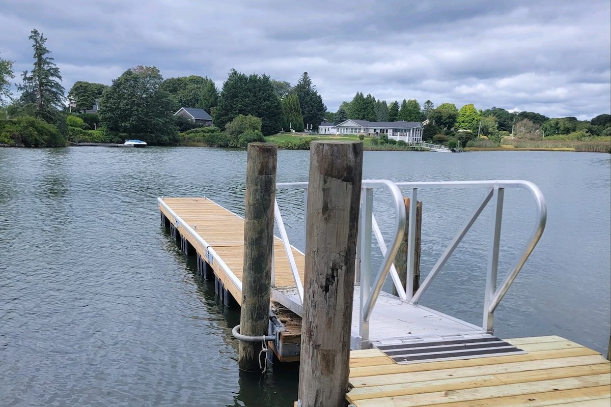 Waterfront Secluded Home with Dock gallery image 4