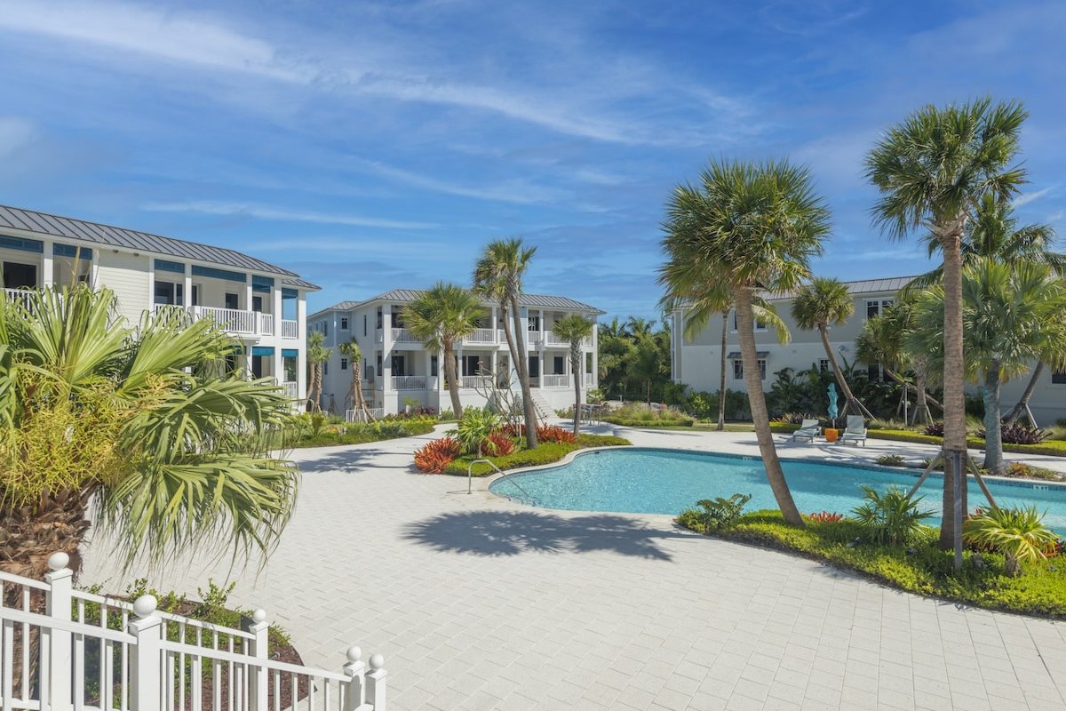 Maison Residences, 8 Bedroom oceanfront w Pool gallery image 3