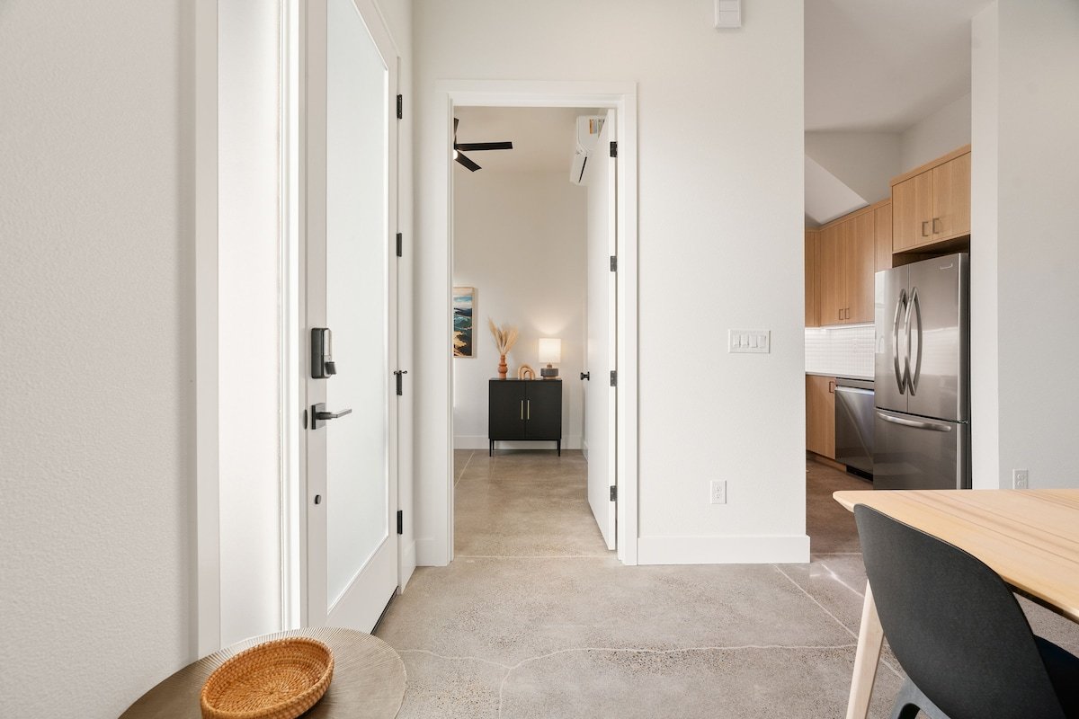 Brand New Westmoreland Contemporary gallery image 3