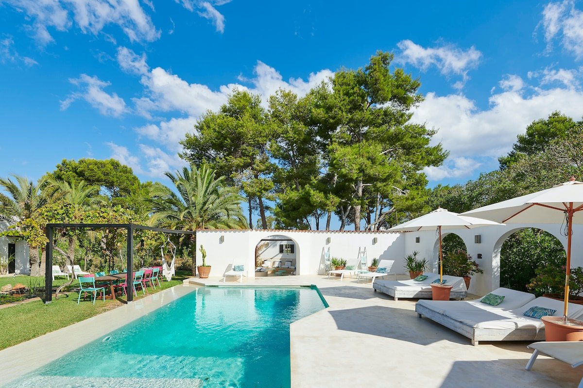 Pool- BBQ- Gym- Garden- Cala Bassa