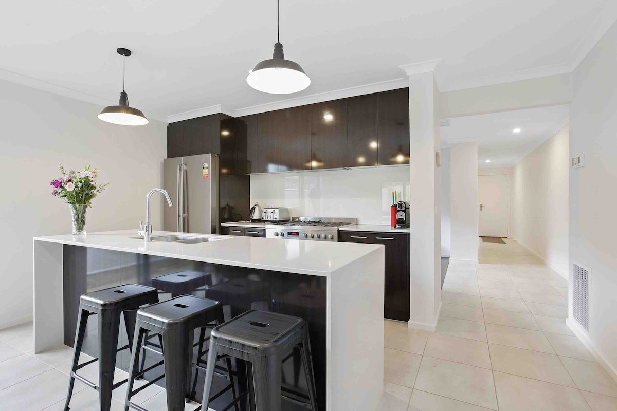 Dolphin Retreat Apollo Bay Free Wifi gallery image 5