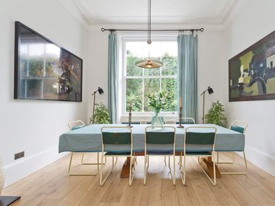 Gorgeous & Grand 5 Bed House, Holland Park