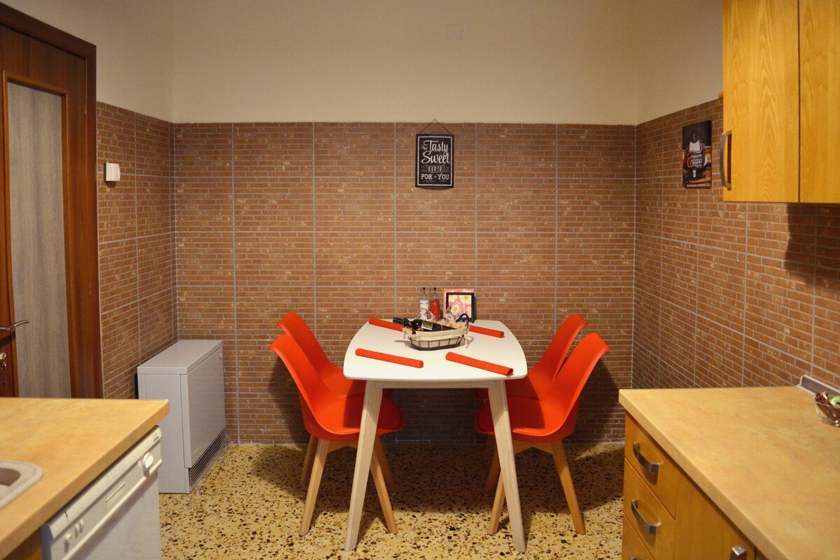 NEW 4 bedrooms aptm in the historical city center gallery image 3