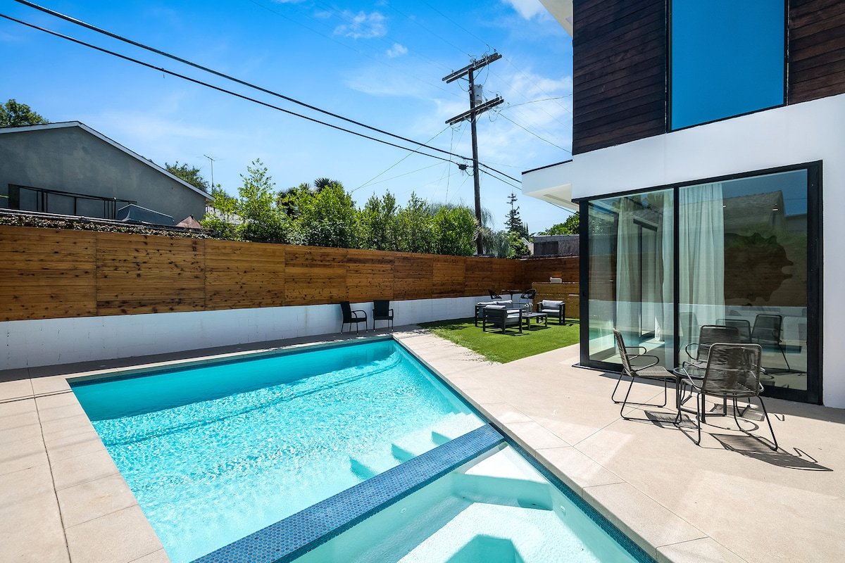 The Modern Serenity Retreat gallery image 3