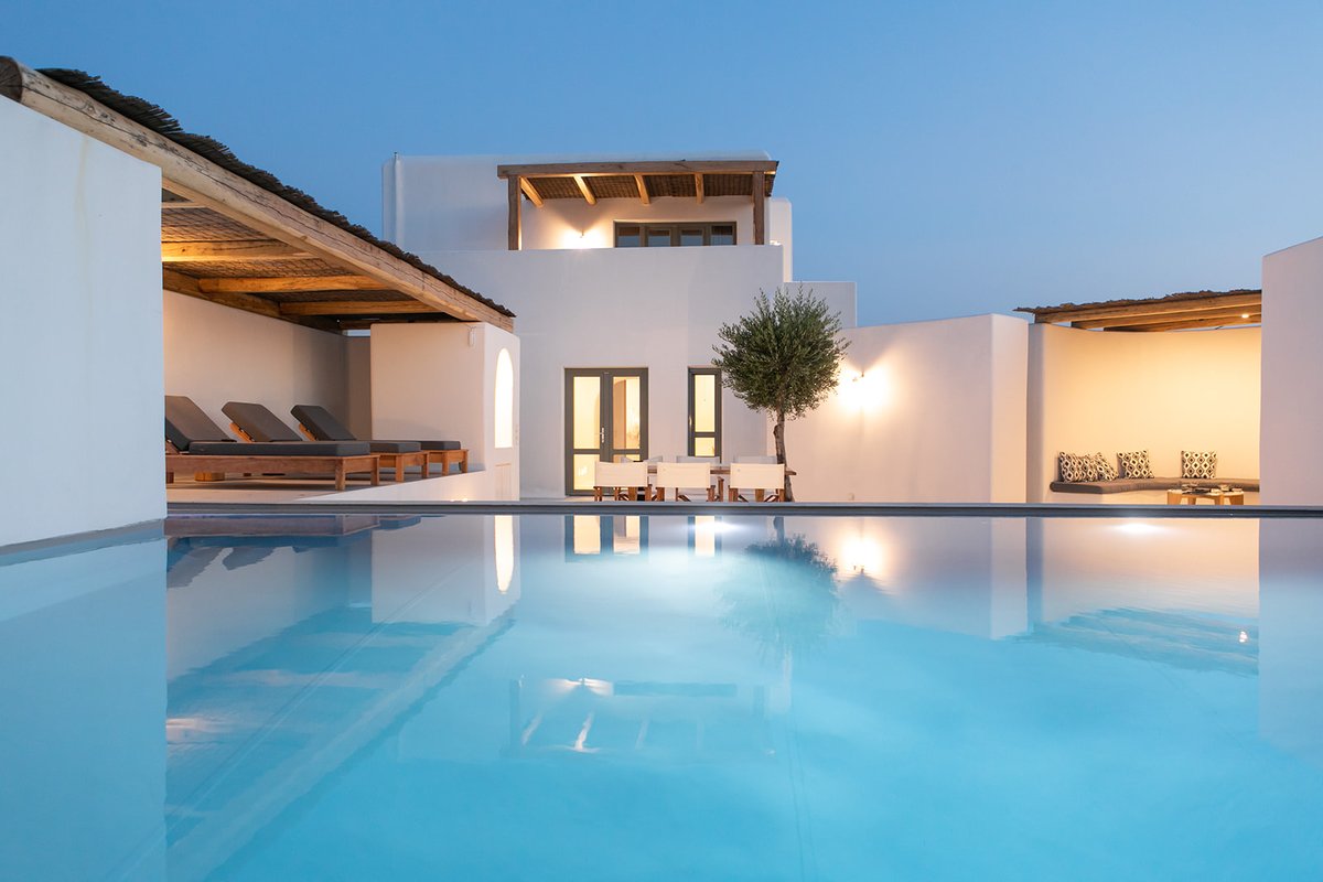 Alio (2suites) with one private swimming pool