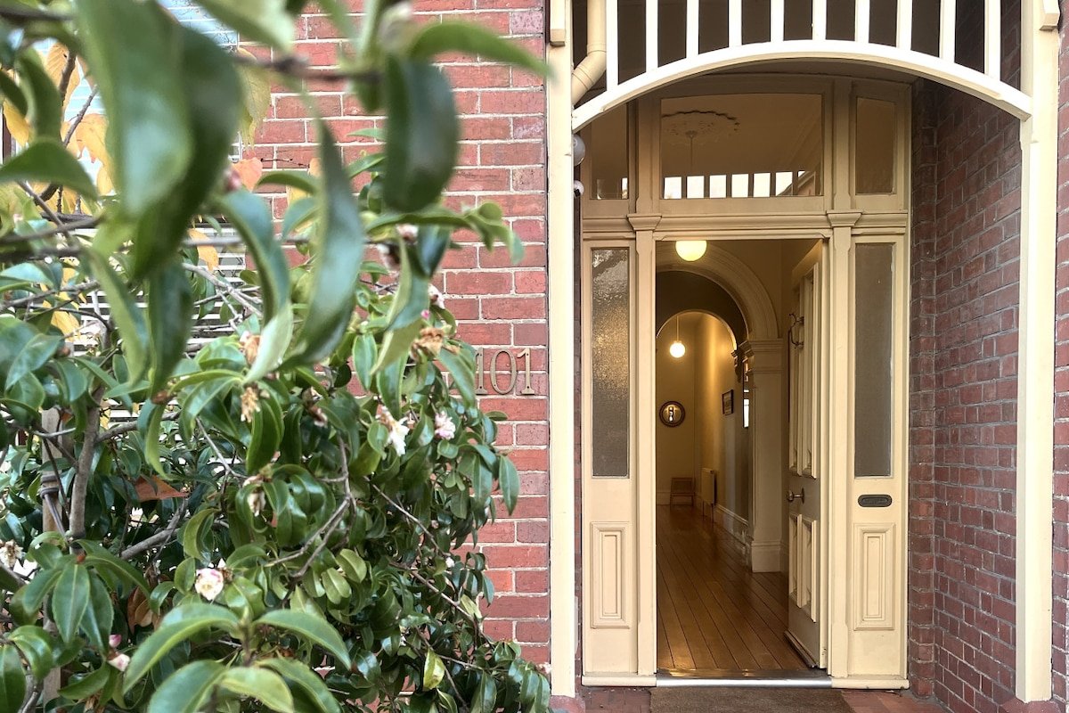 A Grand Victorian Home in Historic Battery Point gallery image 2