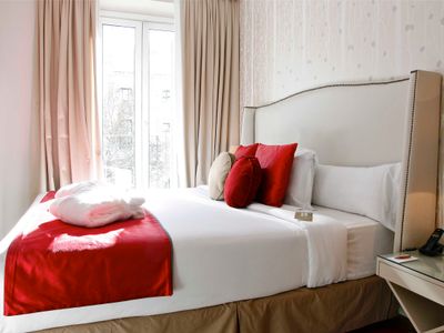 Cibeles Boutike- Senior Suite