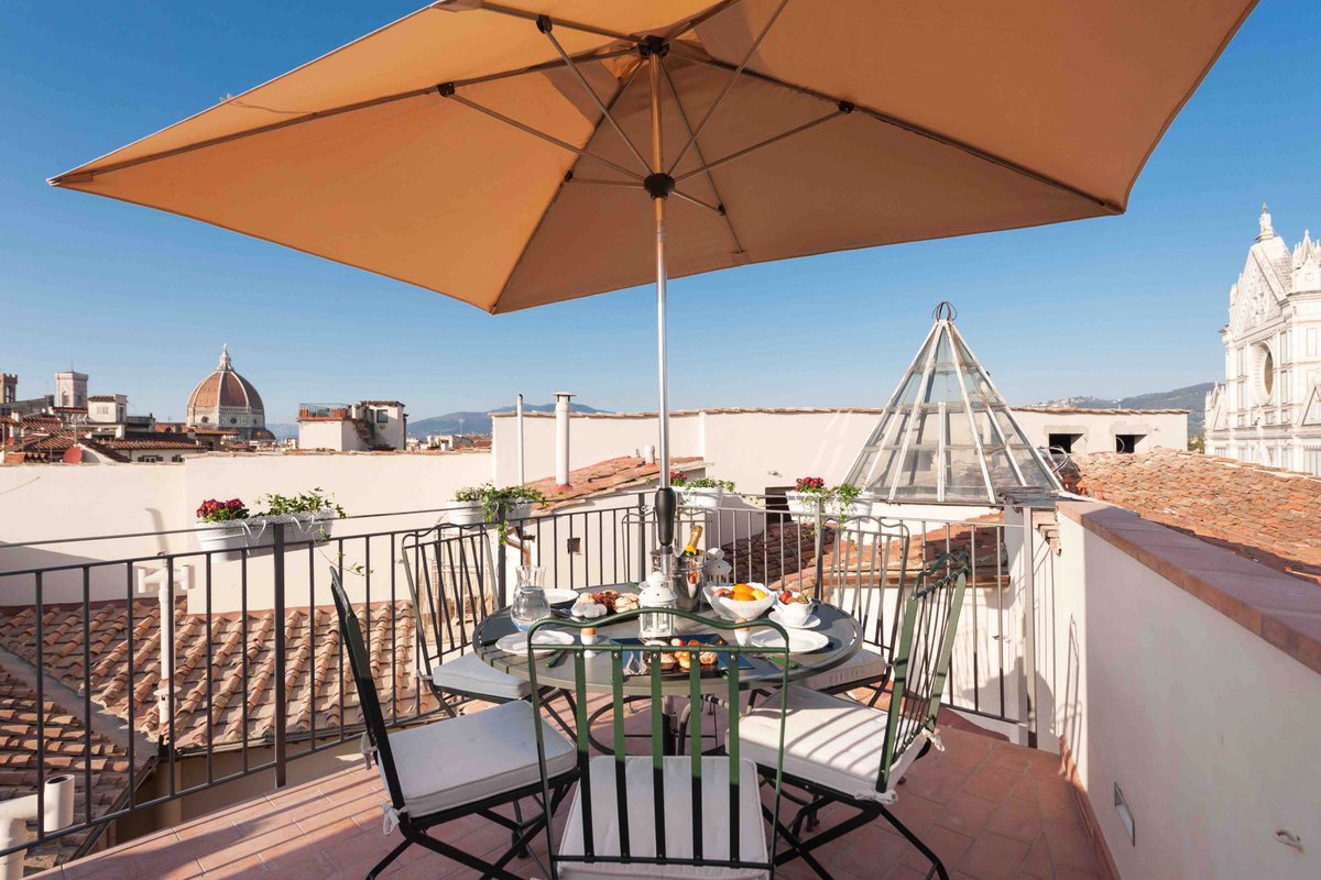 Santa Croce Penthouse w/ Rooftop Patio & Lift