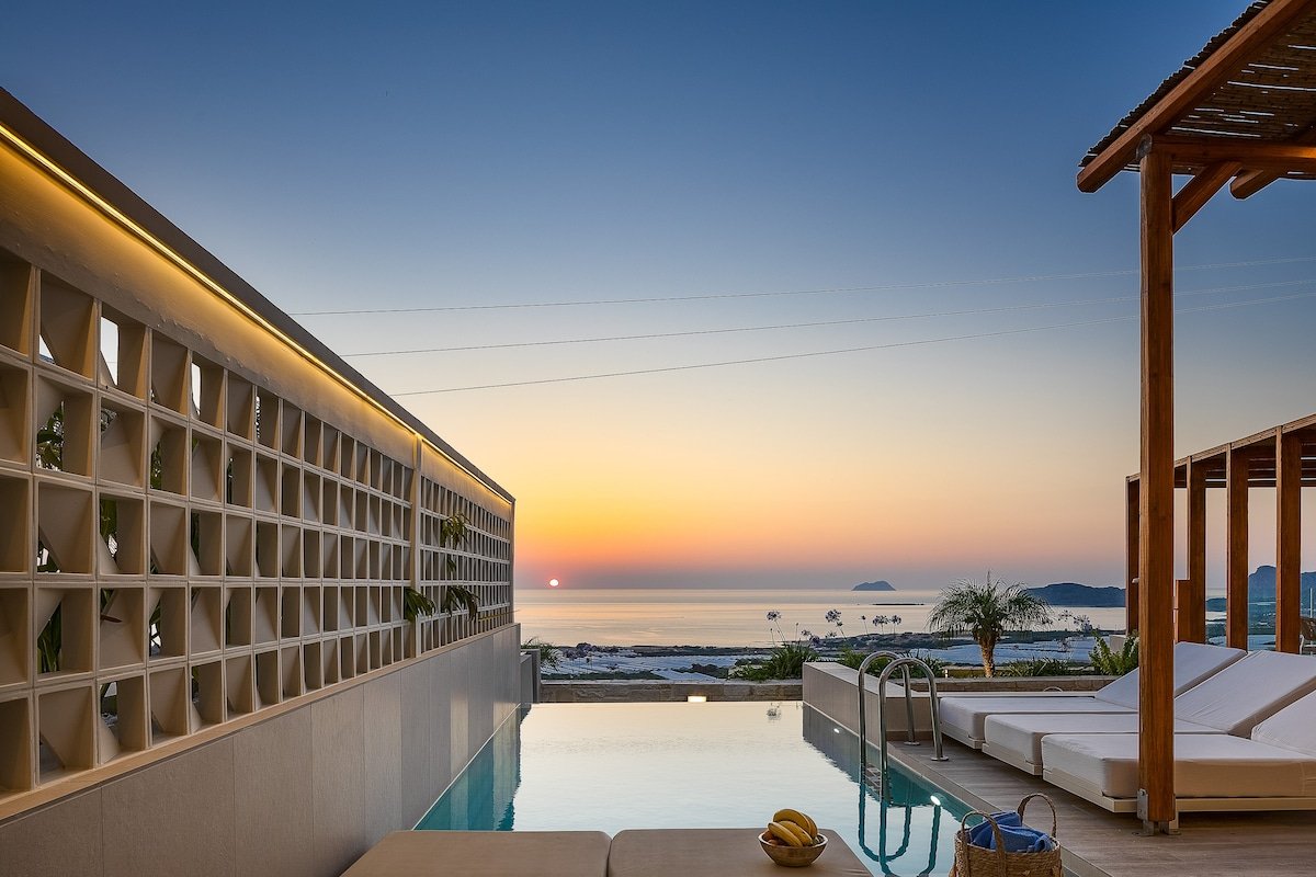 Villa Domenica I Free car & free* heated pool! gallery image 3