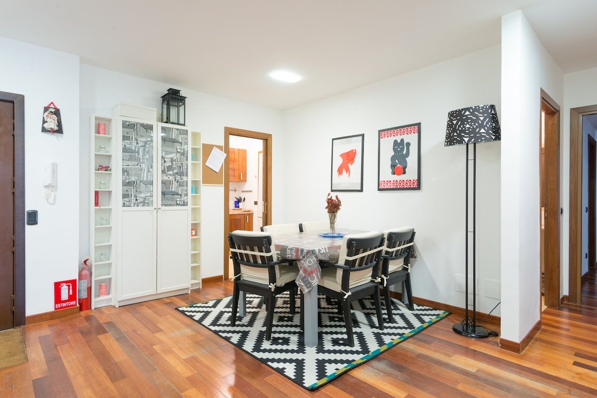 Modern Apartment Naples 4 bedroom gallery image 2