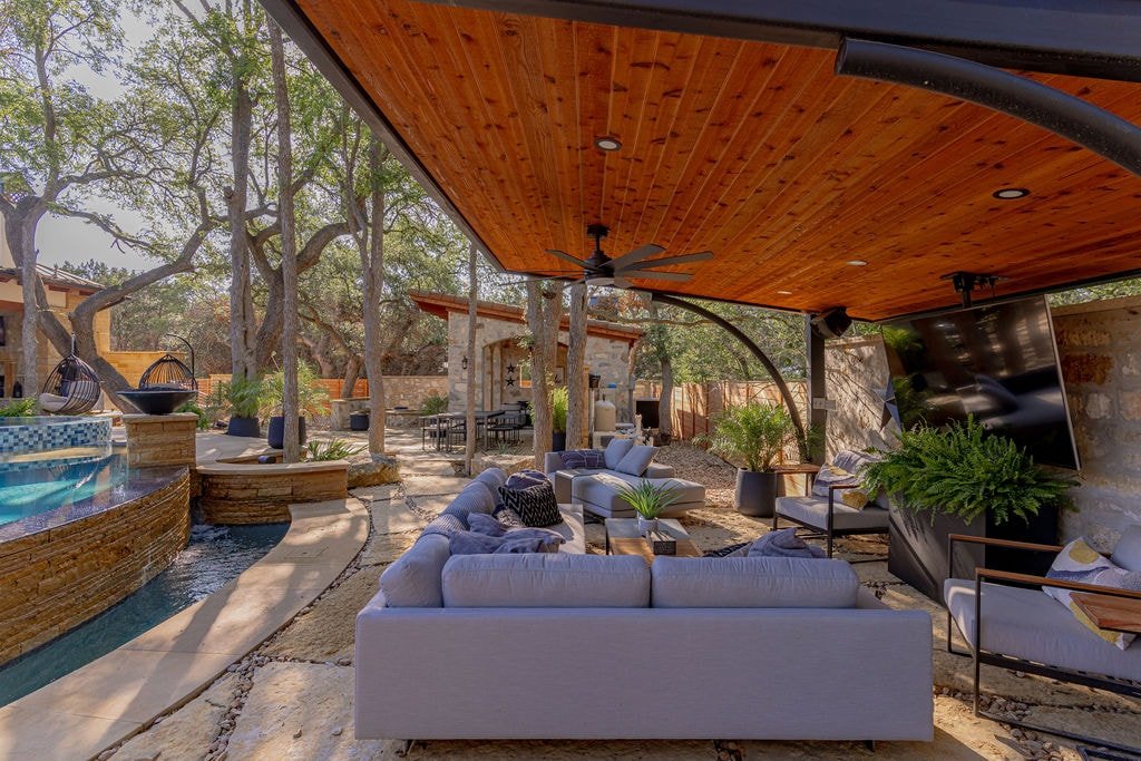 Luxury Retreat | Near Austin at Always on My Mind gallery image 4