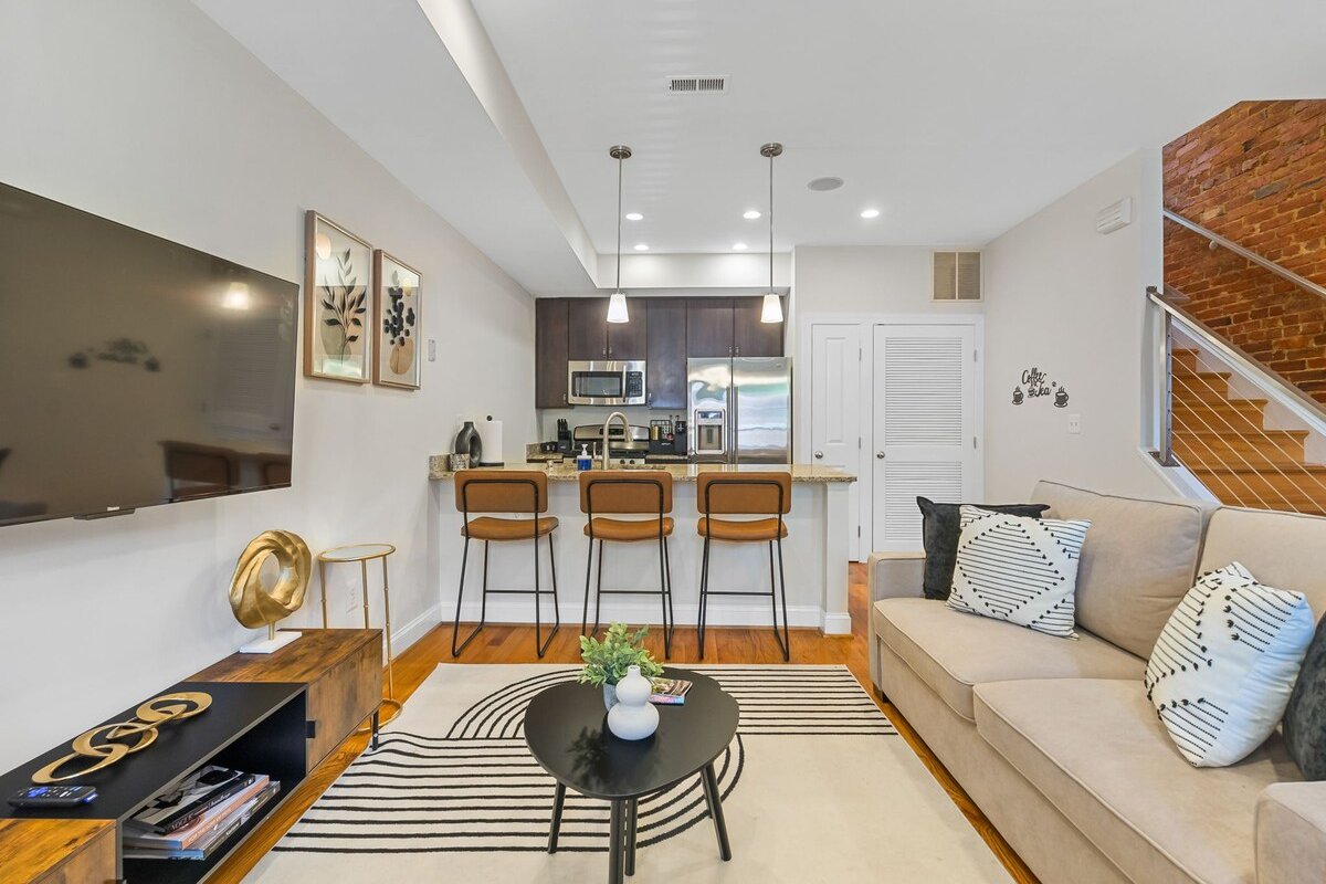 Convention Center~KingBed|Pet-#1 gallery image 3