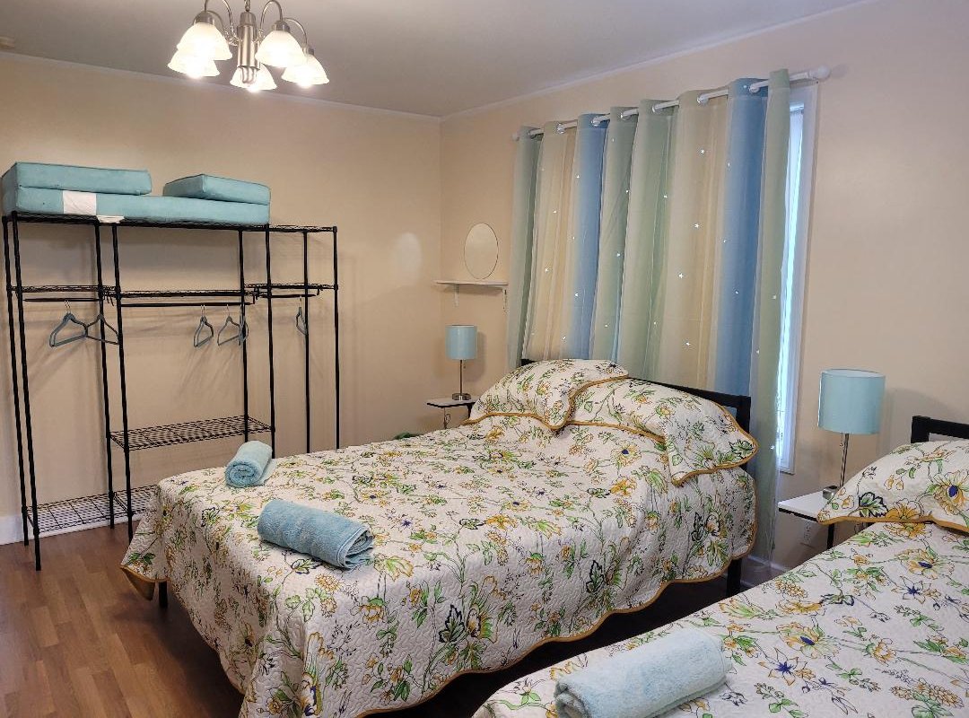 Forest Hills home up to 9 people gallery image 2