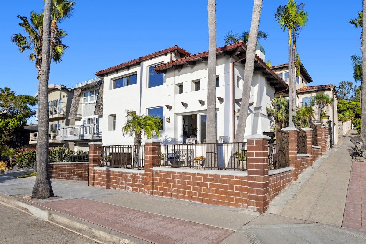 Spanish Palms | 3BR Home Steps to Windansea Beach gallery image 2