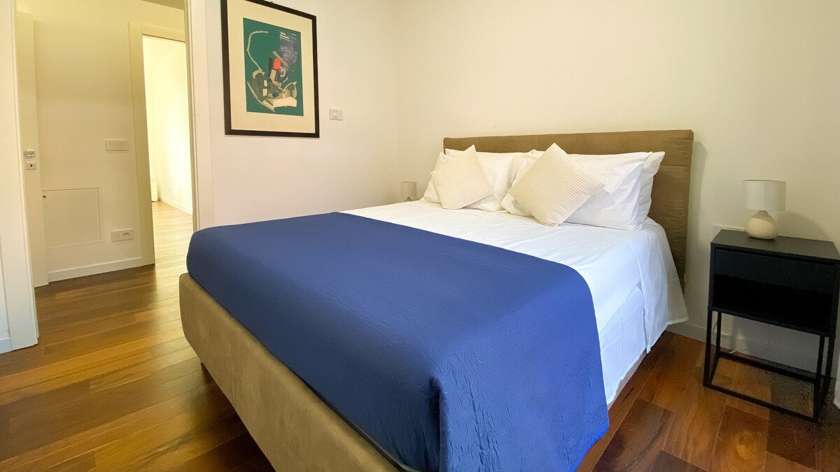 Luxury apt 120mq con terrazza, Netflix, WiFi Metro gallery image 5