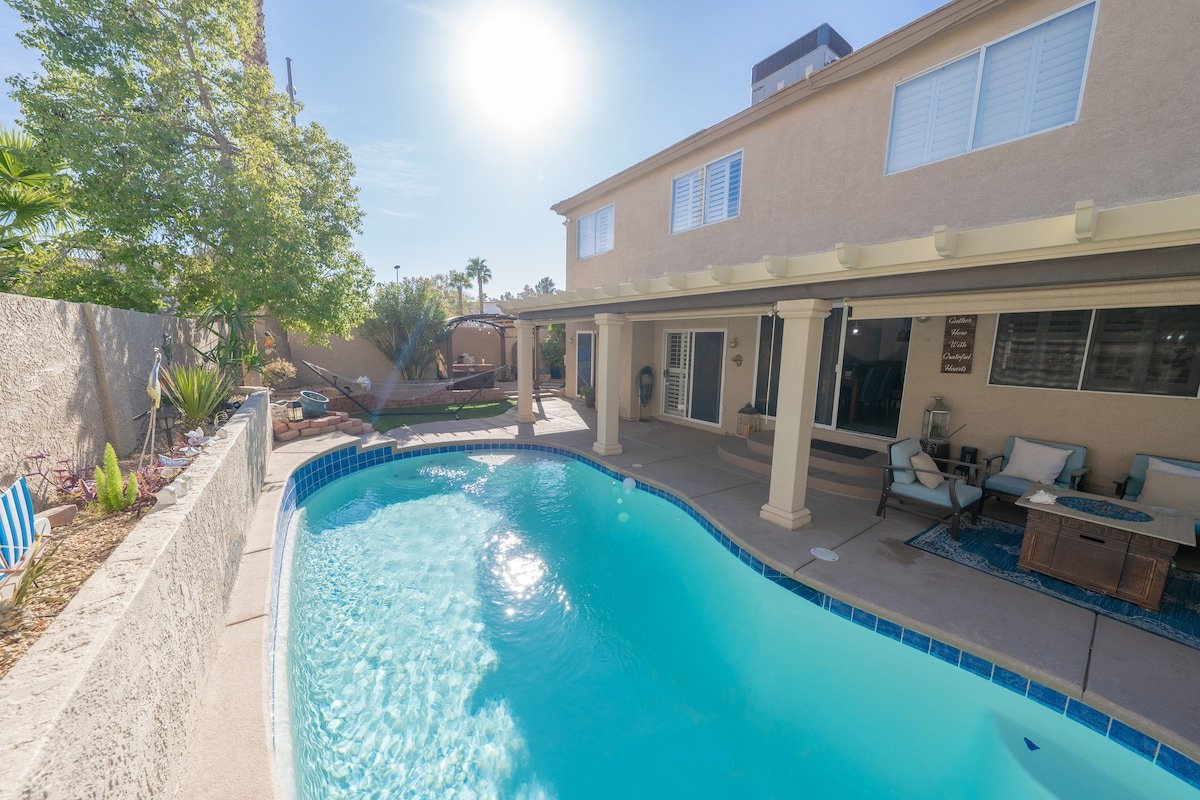 Las Vegas Pool House – Near LV Strip & Airport gallery image 2