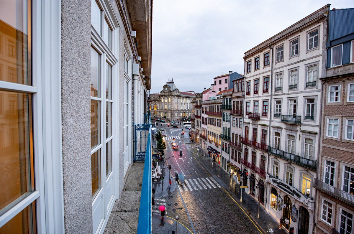 4B – Penthouse in Porto Historic Center gallery image 3