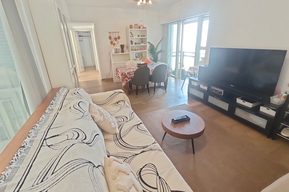 Cosy&fancy 3 BR (630sqft)with balcony, Soho. gallery image 4